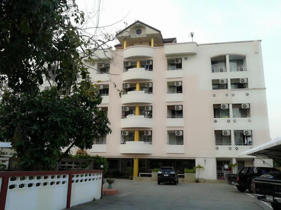 M In Korat Service Apartment Nakhon Ratchasima Exterior photo