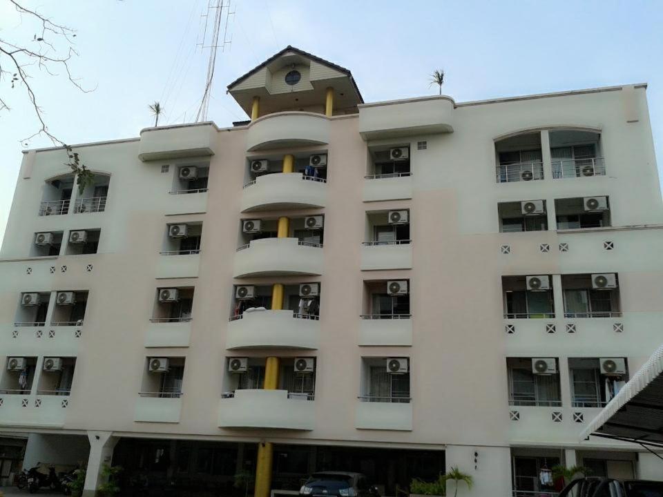 M In Korat Service Apartment Nakhon Ratchasima Exterior photo