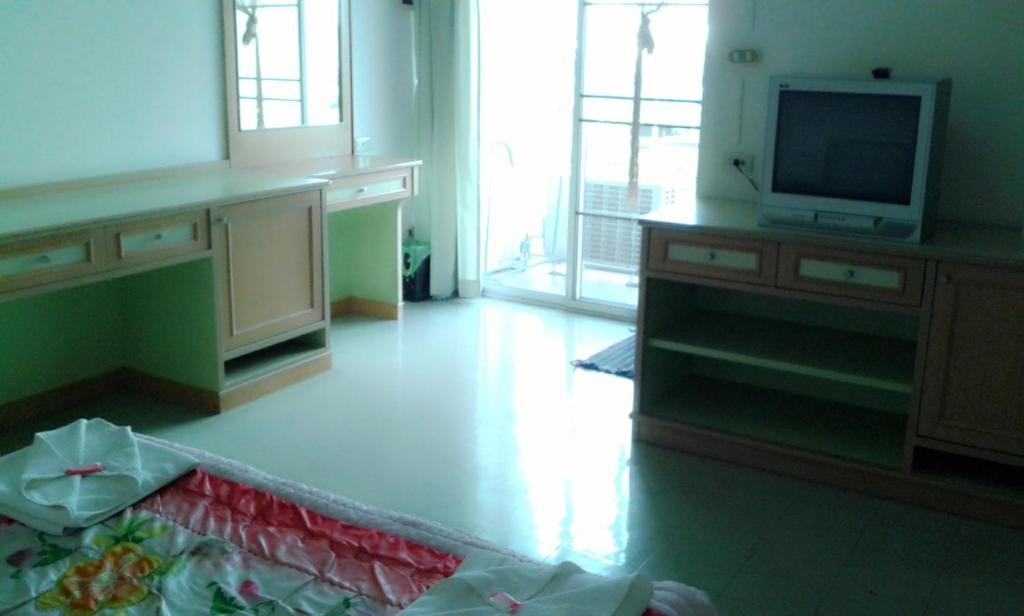 M In Korat Service Apartment Nakhon Ratchasima Room photo