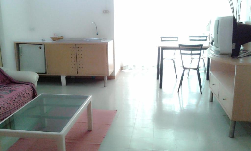 M In Korat Service Apartment Nakhon Ratchasima Room photo
