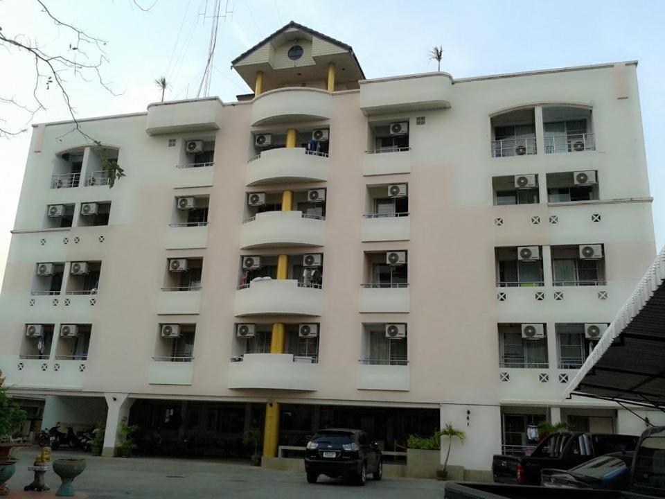 M In Korat Service Apartment Nakhon Ratchasima Exterior photo
