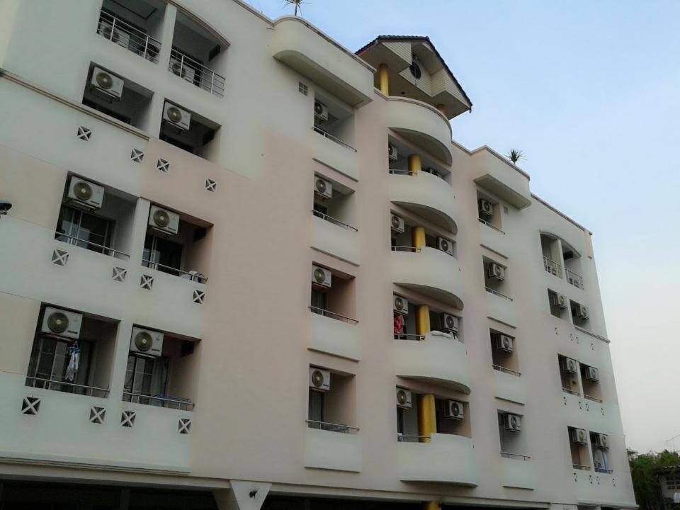 M In Korat Service Apartment Nakhon Ratchasima Exterior photo